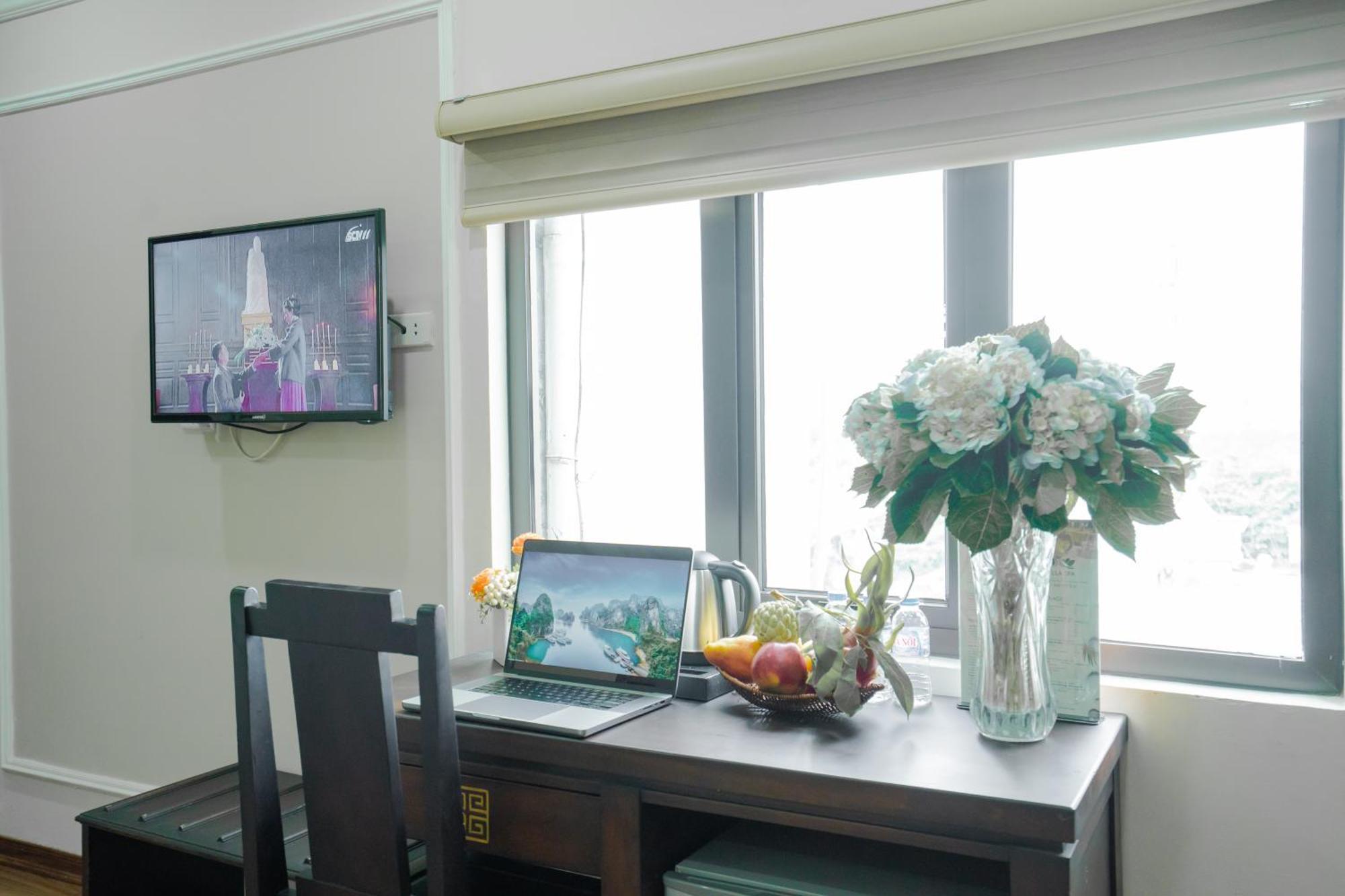 Ha Noi Lake View Hotel & Travel Ханой Экстерьер фото