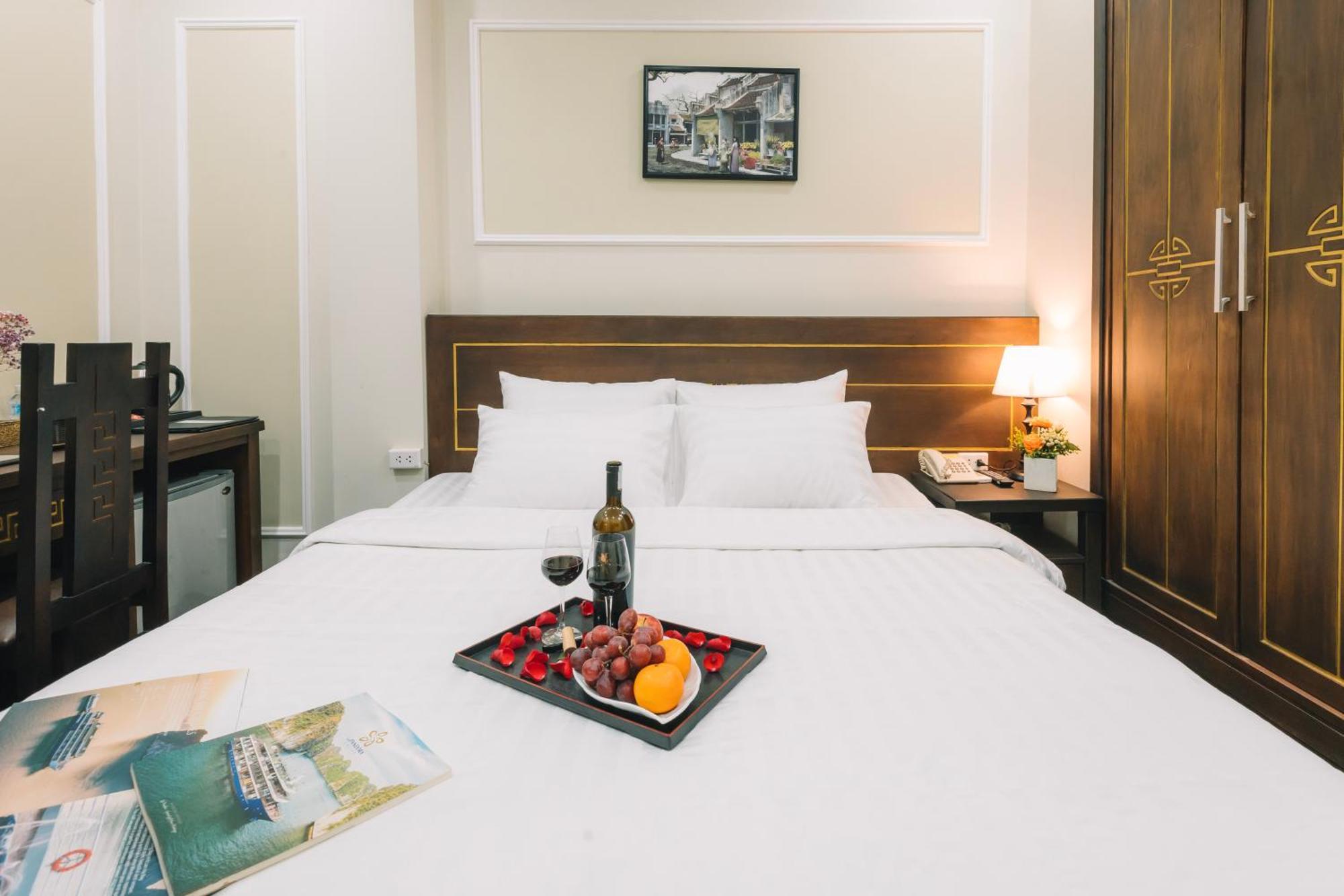 Ha Noi Lake View Hotel & Travel Ханой Экстерьер фото